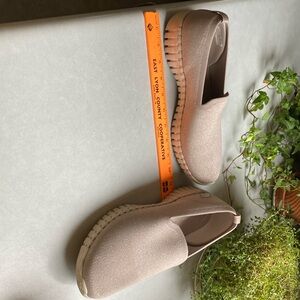 Women Size 11 Skechers Go Walk Gold Fleck Slip On Tennis Shoes